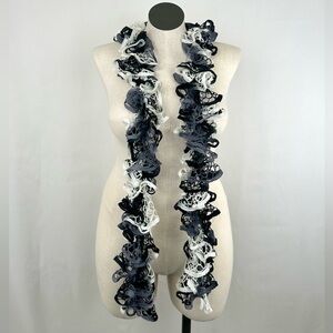 [SOLD] Vintage Black and White Monochrome Fishnet Scarf